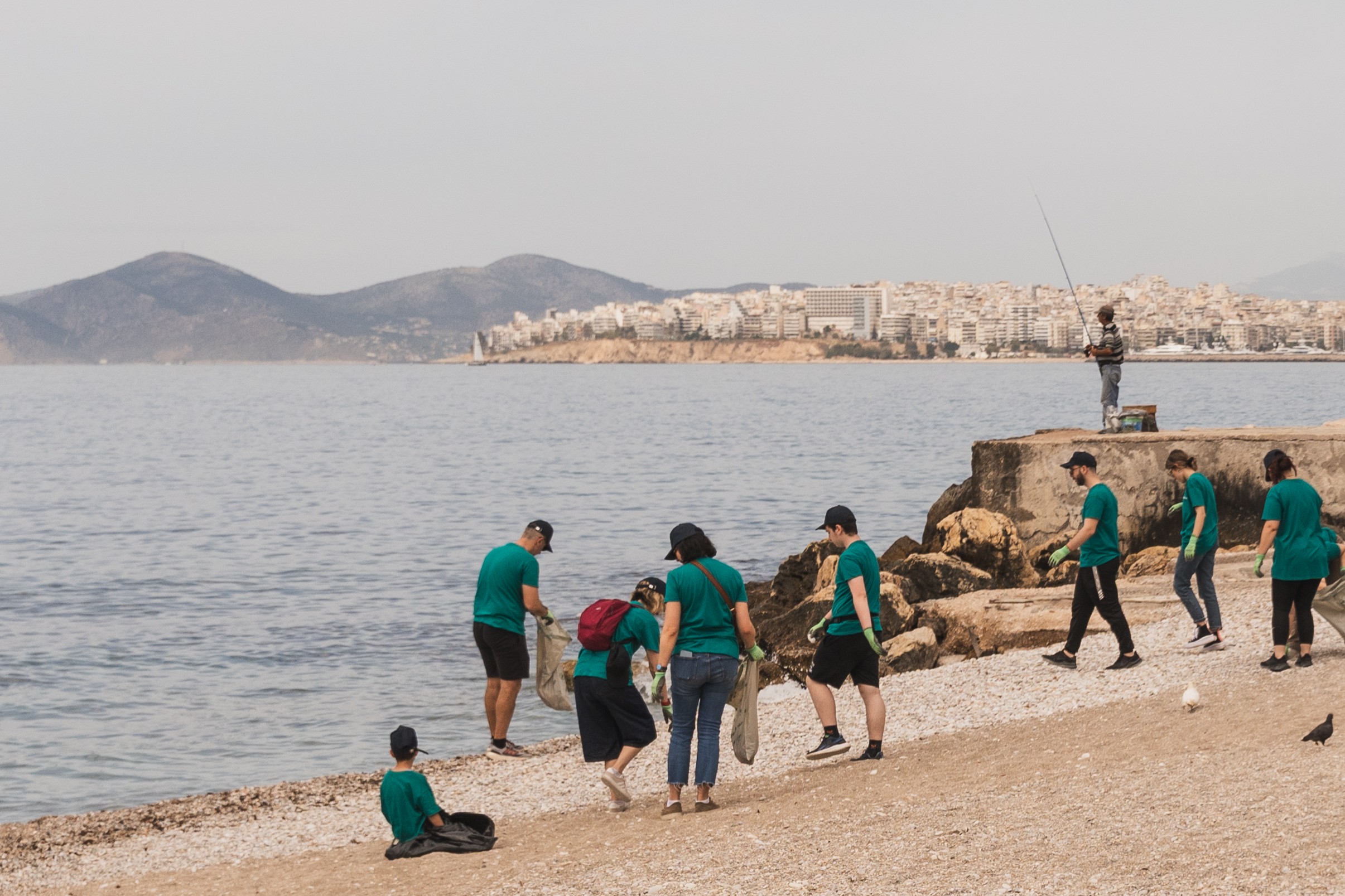 floisvos beach clean up 