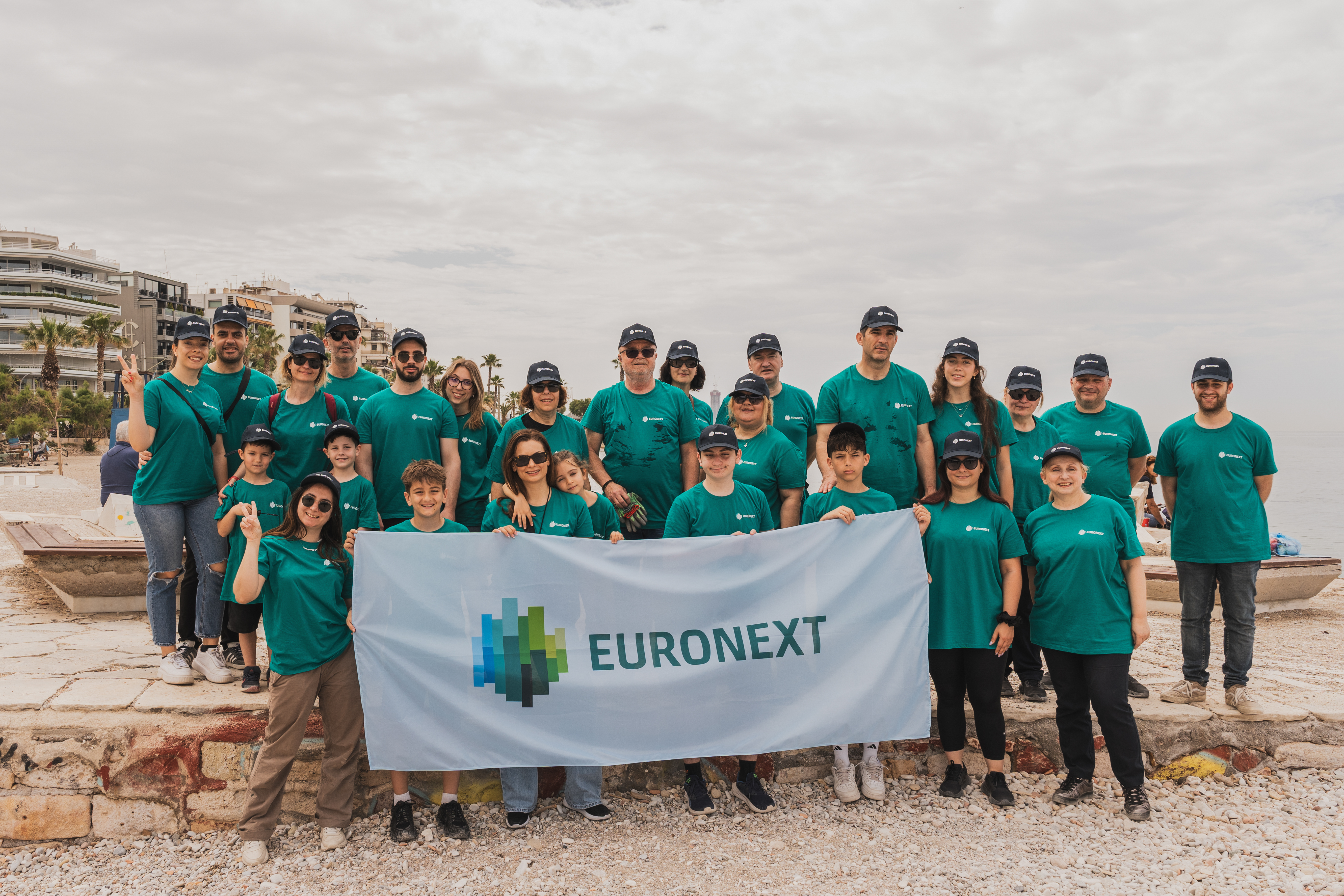 floisvos beach clean up 